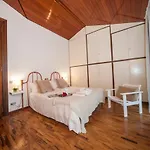 Smeraldo Villa *