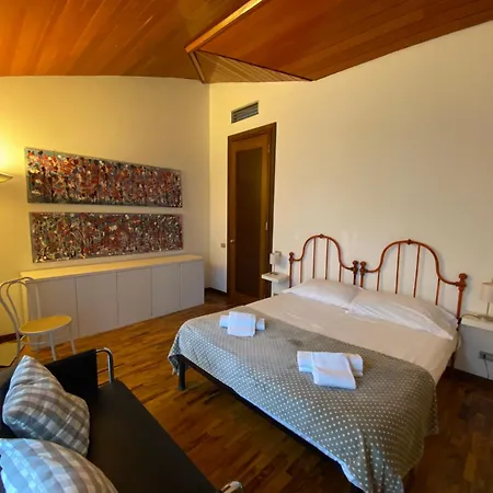 Smeraldo Villa Sale Marasino