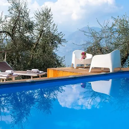 Smeraldo Villa Sale Marasino
