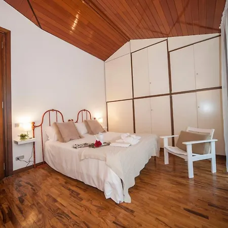 Smeraldo Villa *